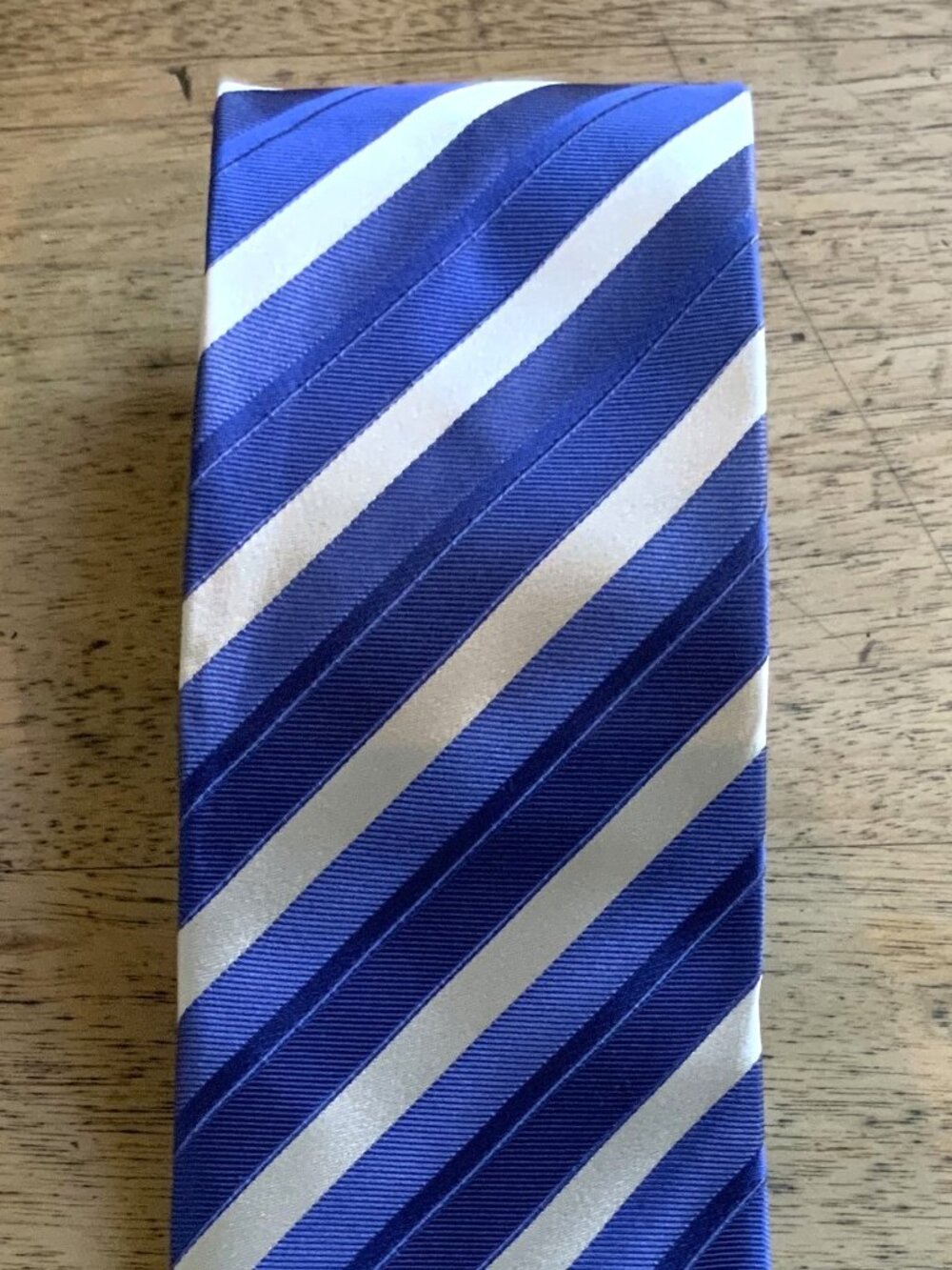Le Chateau Silk Tie. 56 Inches